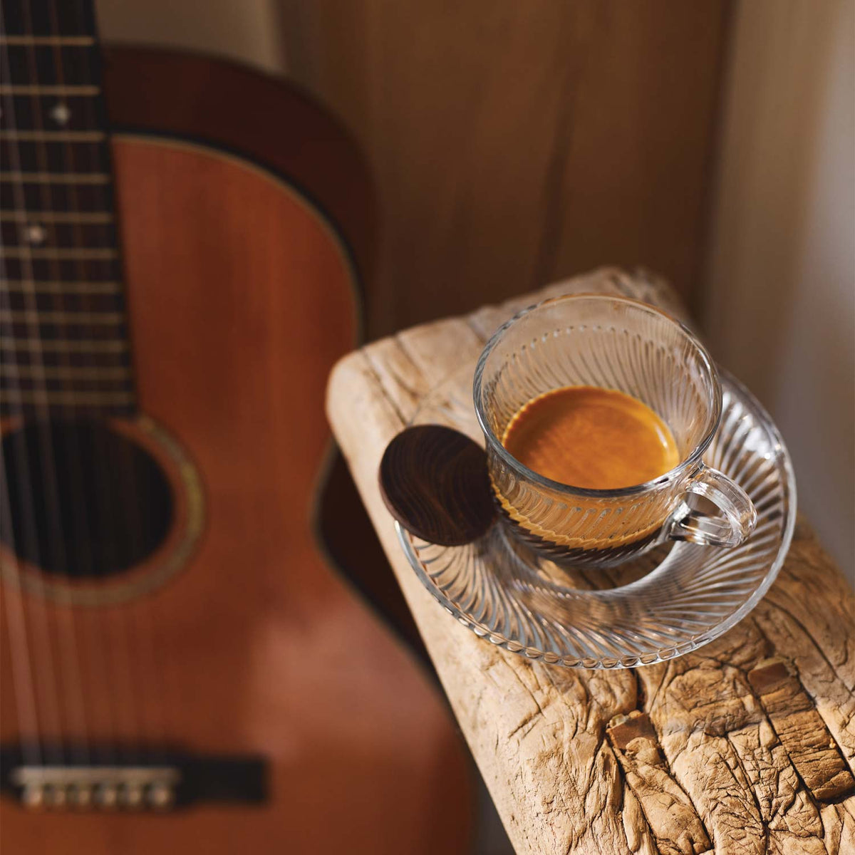 Artisan-coffee-co_the-Heroine_Chocolate-flights_glass-cup_guitar